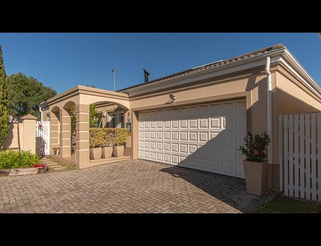 3 BEDROOM CLUSTER FOR SALE IN SONSTRAAL HEIGHTS